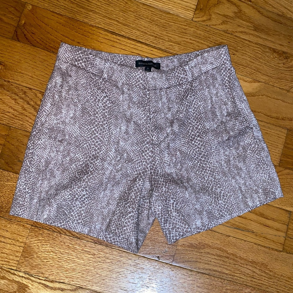 Light brown pattern Banana Republic shorts